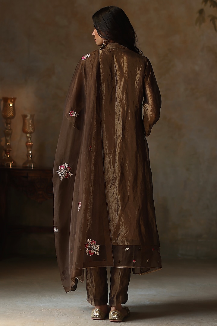 Gold Silk Tissue Zari Asymmetric Kurta Set by Begum Pret at Pernia's Pop Up Shop