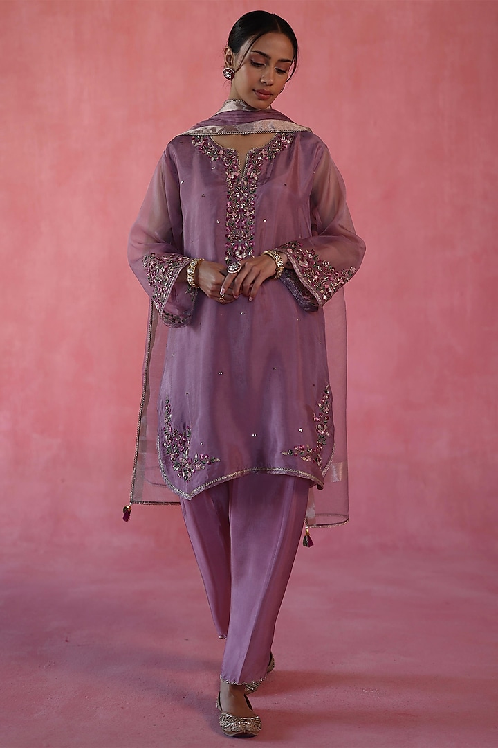 Plum Habutai Silk Zardosi & Resham Embroidered Kurta Set by Begum Pret at Pernia's Pop Up Shop