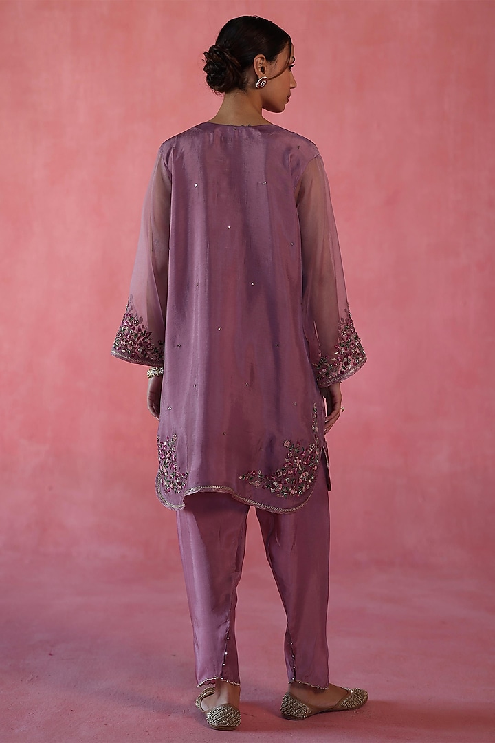 Plum Habutai Silk Zardosi & Resham Embroidered Kurta Set by Begum Pret at Pernia's Pop Up Shop