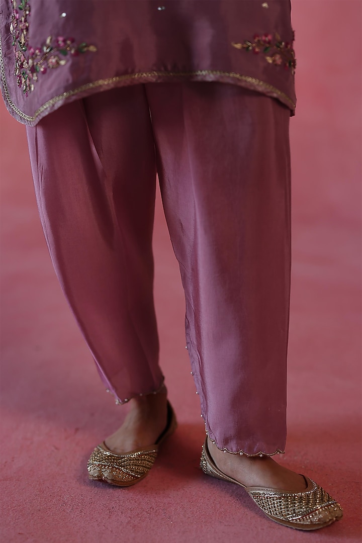 Plum Habutai Silk Zardosi & Resham Embroidered Kurta Set by Begum Pret at Pernia's Pop Up Shop