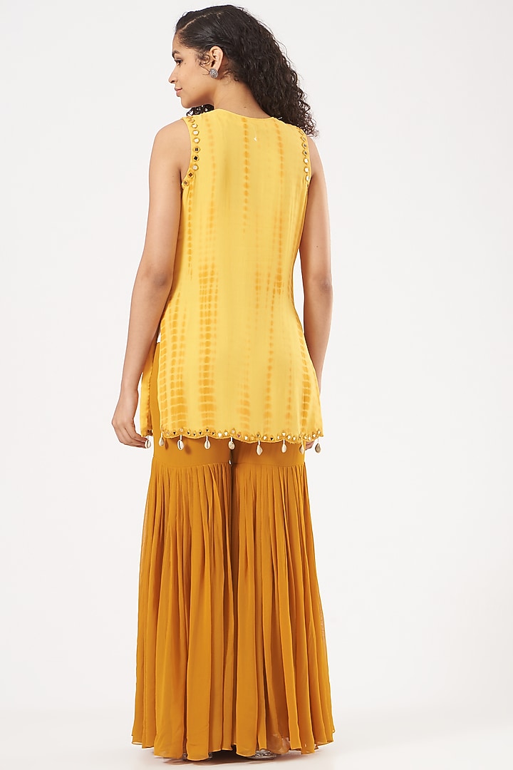 Yellow Georgette Gharara Set by Bharat Adiani at Pernia's Pop Up Shop