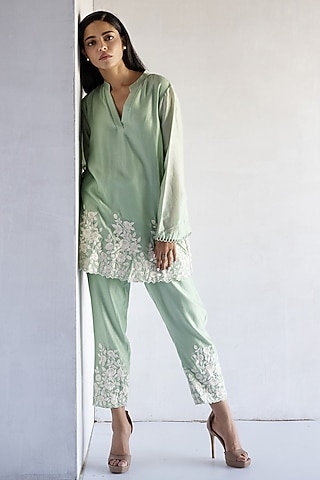 Green Chanderi Silk Thread Embroidered Co-Ord Set by Bharat Adiani