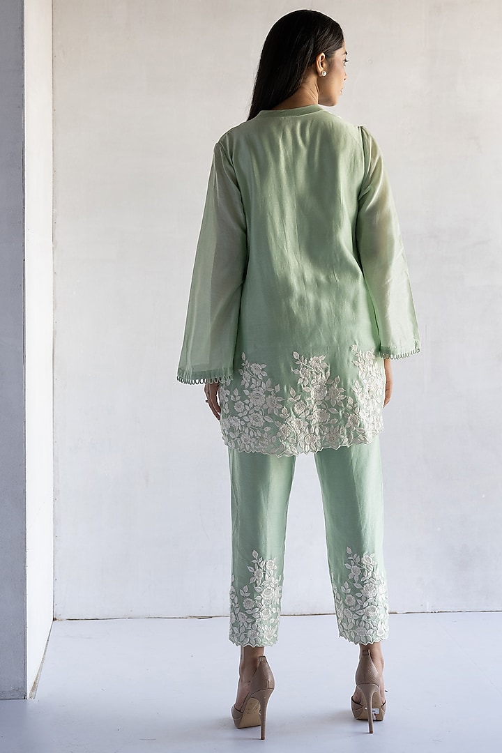 Green Chanderi Silk Thread Embroidered Co-Ord Set by Bharat Adiani at Pernia's Pop Up Shop