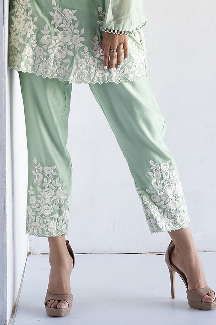 Green Chanderi Silk Thread Embroidered Co-Ord Set by Bharat Adiani at Pernia's Pop Up Shop