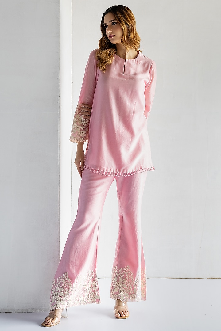Pink Chanderi Silk Thread Embroidered Co-Ord Set by Bharat Adiani at Pernia's Pop Up Shop