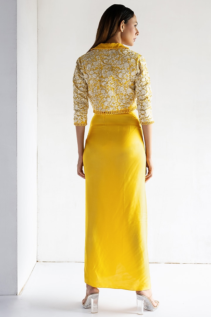 Yellow Pure Chanderi & Crepe Thread Machine Embroidered Jacket Set by Bharat Adiani at Pernia's Pop Up Shop