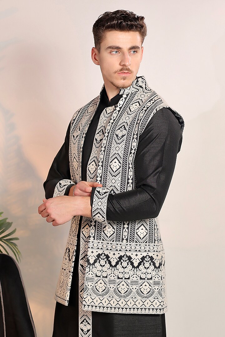 Black Magna Suiting Floral Thread Embroidered Nehru Jacket Set by Bharat Reshma at Pernia's Pop Up Shop