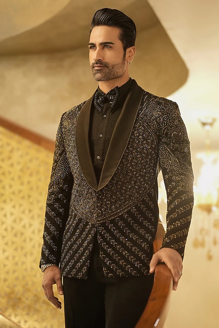 Black Magna Moti & Cutdana Embroidered Blazer Set by Bharat Reshma at Pernia's Pop Up Shop