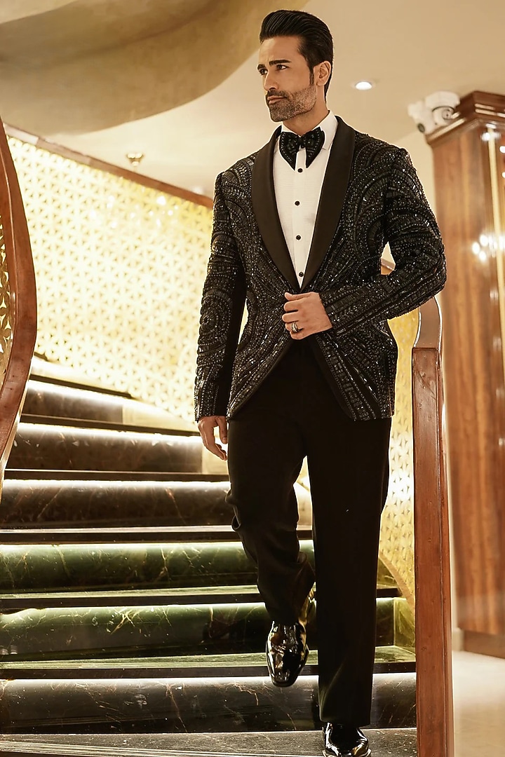 Black Magna Cutdana & Zari Embellished Blazer Set by Bharat Reshma at Pernia's Pop Up Shop