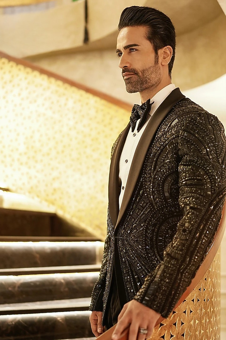 Black Magna Cutdana & Zari Embellished Blazer Set by Bharat Reshma at Pernia's Pop Up Shop