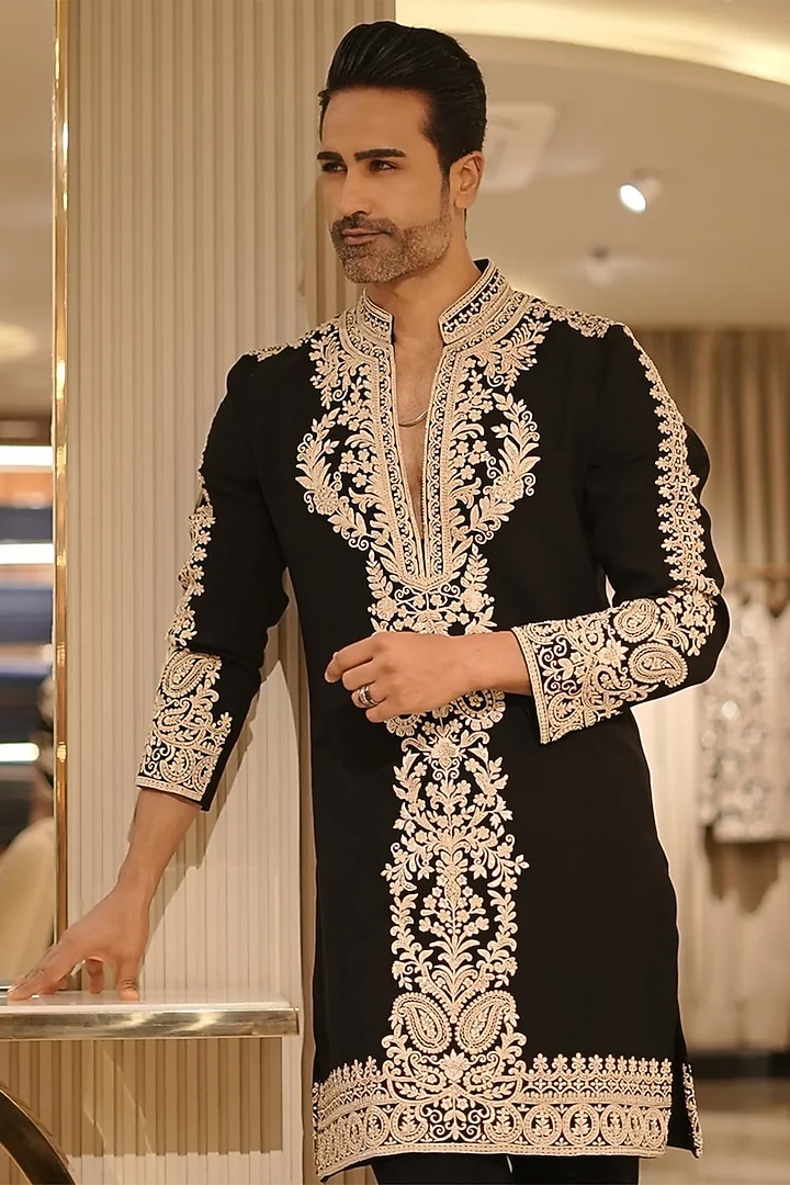 Black Magna Floral Hand Embroidered Kurta Set by Bharat Reshma at Pernia's Pop Up Shop