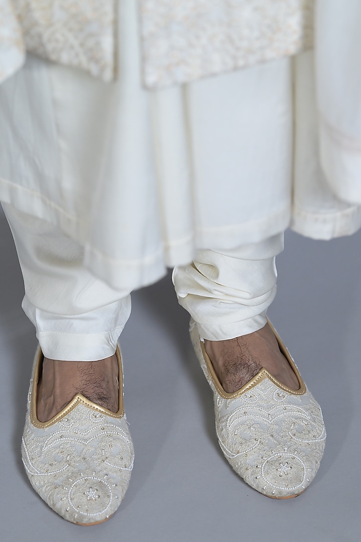 White Matka Silk Thread & Pearl Embroidered Groom Sherwani Set by Bharat Reshma at Pernia's Pop Up Shop