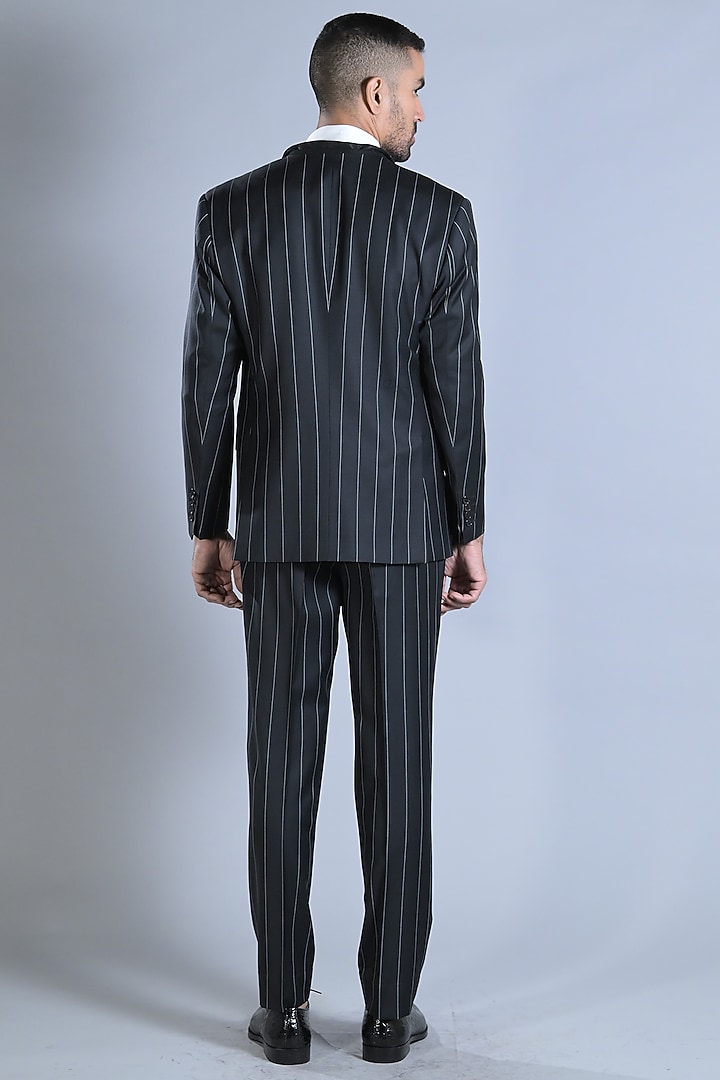 Charcoal Black Suiting Embroidered Blazer Set by Bharat Reshma at Pernia's Pop Up Shop