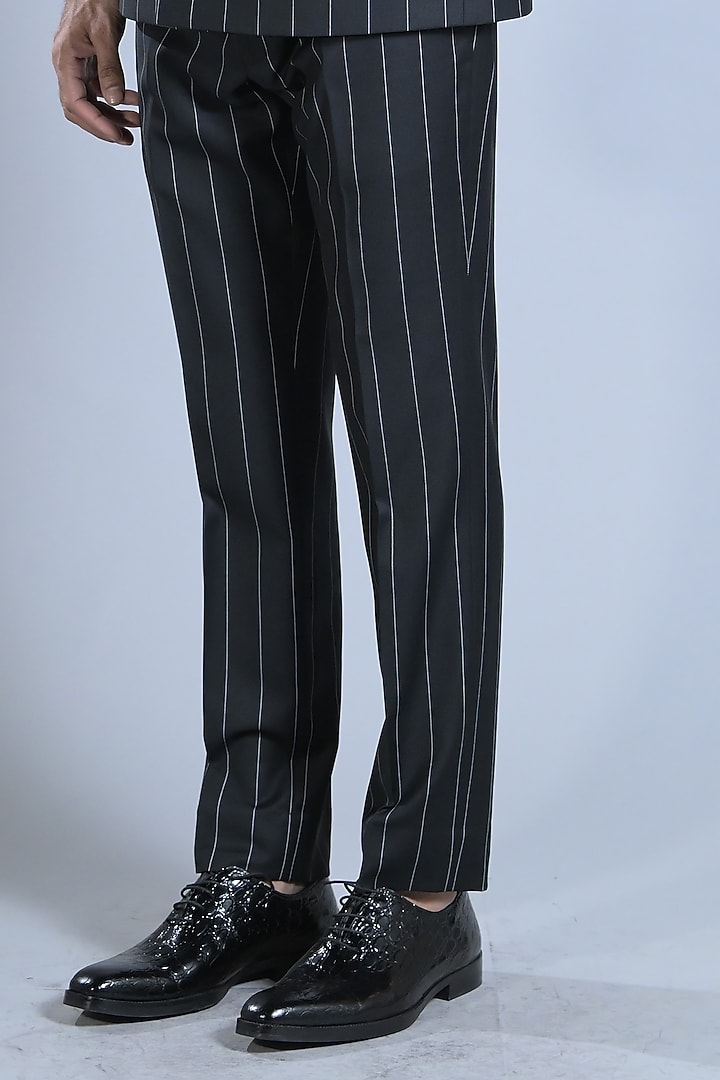 Charcoal Black Suiting Embroidered Blazer Set by Bharat Reshma at Pernia's Pop Up Shop