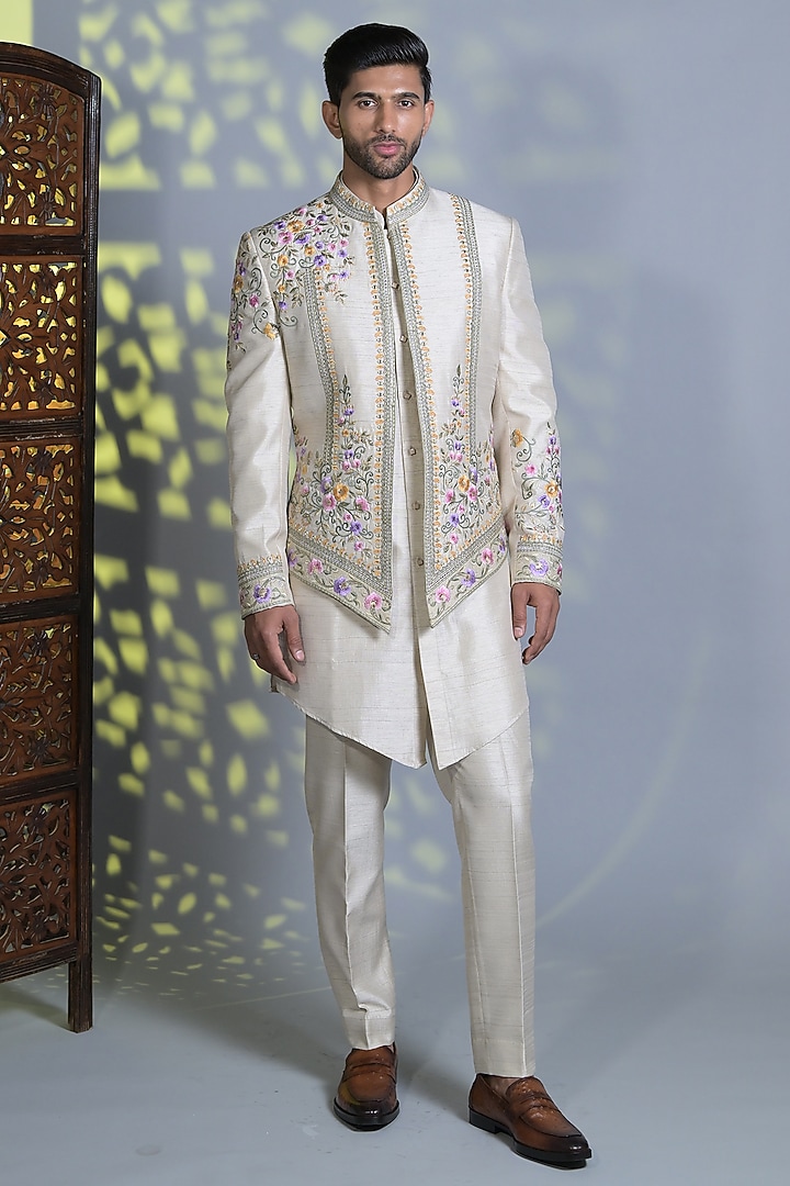 Pearl White Silk Thread Embroidered Kurta Set by Bharat Reshma at Pernia's Pop Up Shop