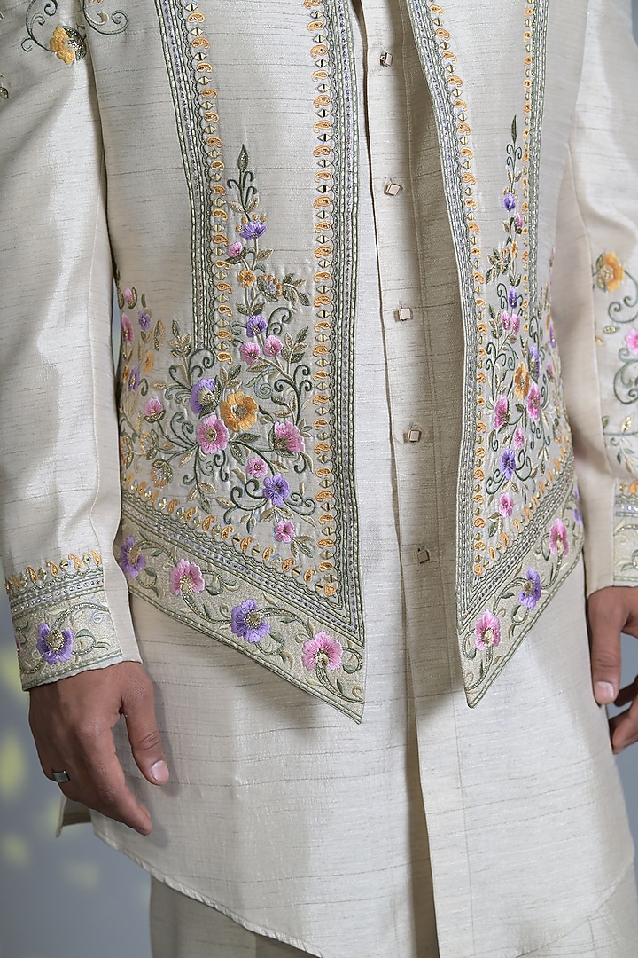 Pearl White Silk Thread Embroidered Kurta Set by Bharat Reshma at Pernia's Pop Up Shop