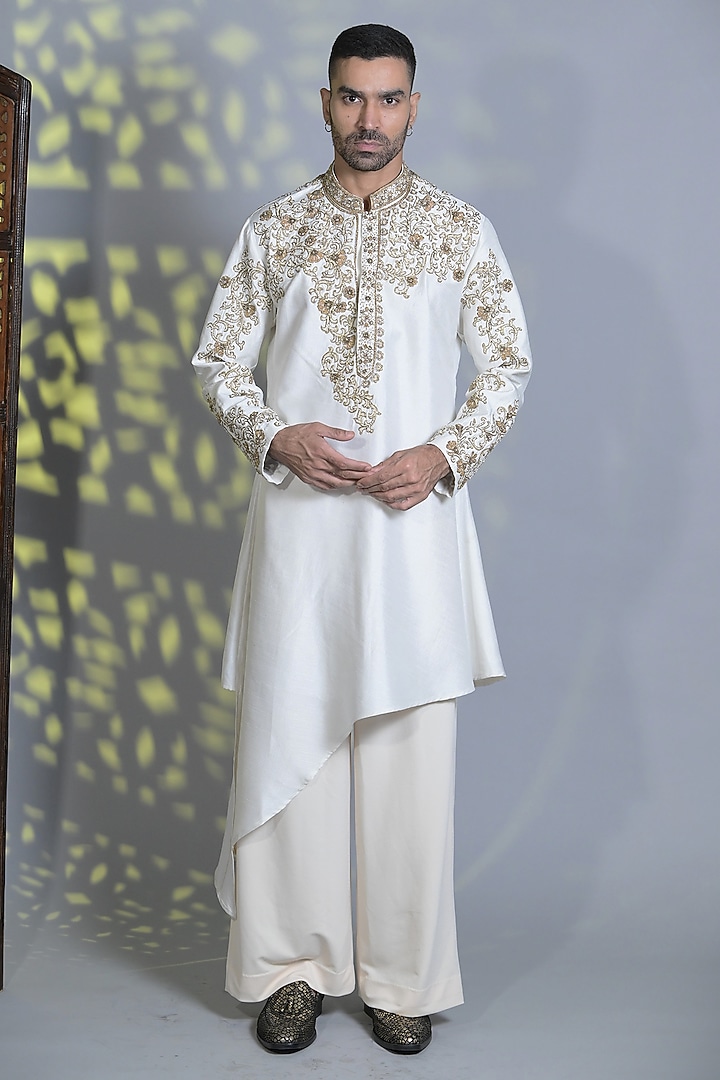 Ivory Dupion Silk Embroidered Kurta Set by Bharat Reshma at Pernia's Pop Up Shop