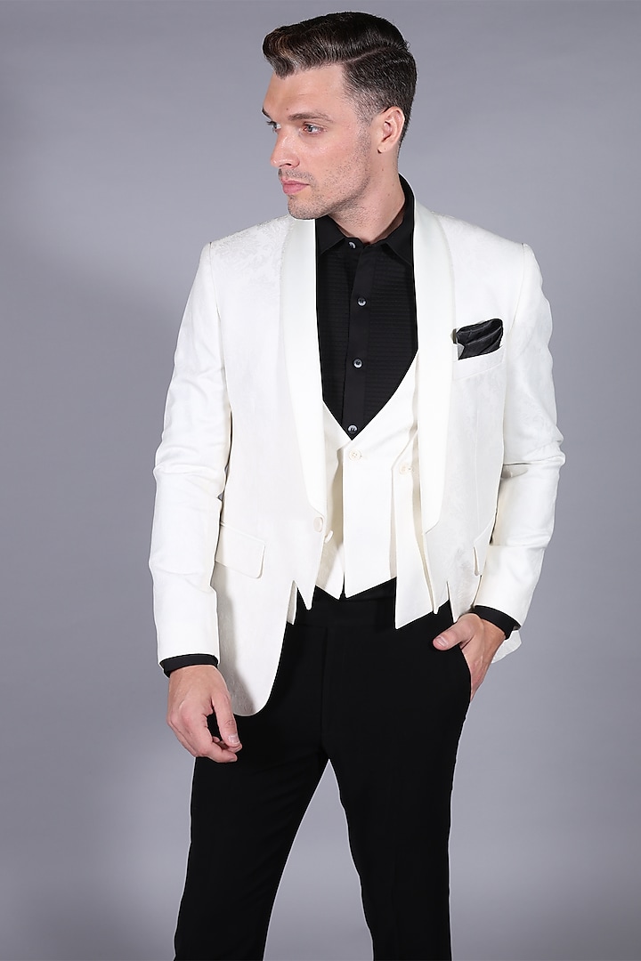 White Jacquard Fabric Blazer Set by Bharat Reshma at Pernia's Pop Up Shop