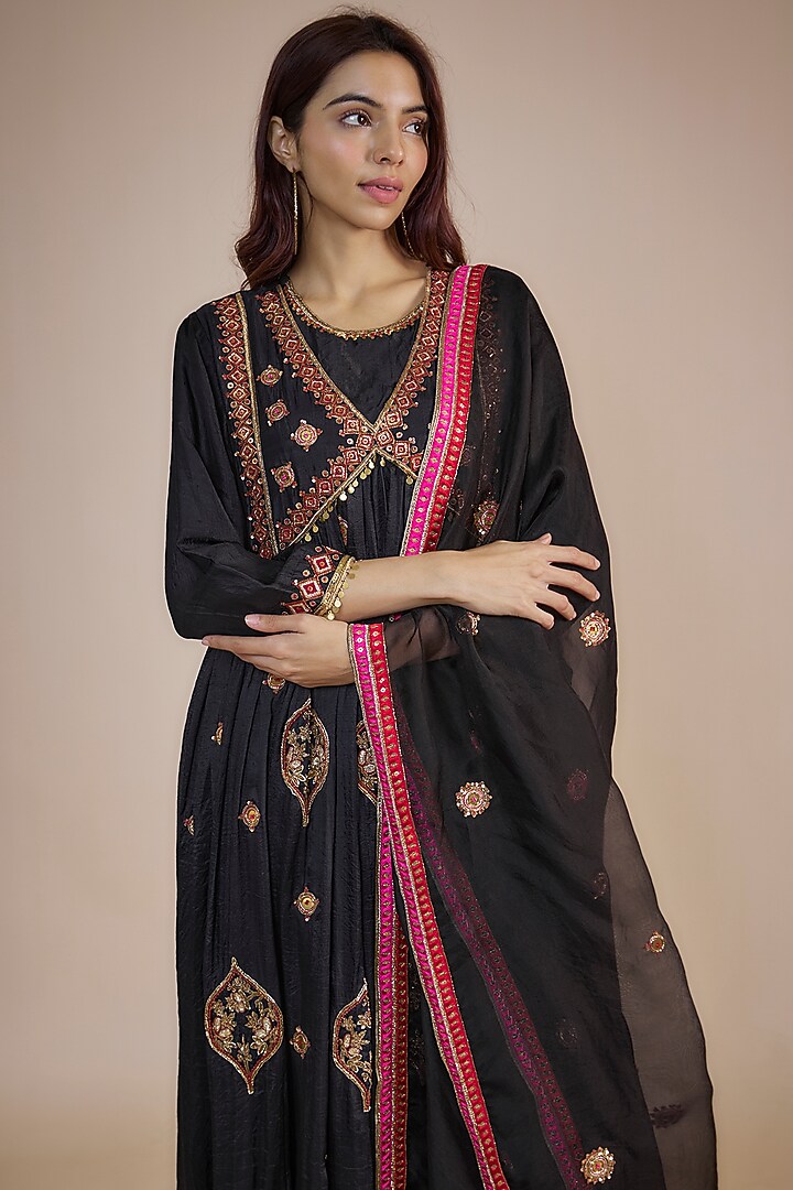 Black Organic Silk Zardosi & Resham Hand Embroidered Kurta Set by Bhusattva at Pernia's Pop Up Shop