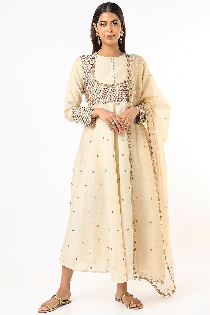Off-White Hand Embroidered Dress With Dupatta by Bhusattva