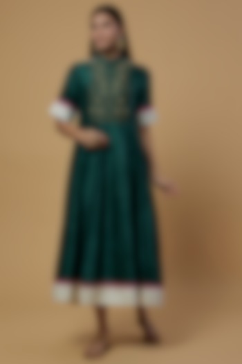 Emerald Green Organic Silk Embroidered Kurta by Bhusattva at Pernia's Pop Up Shop