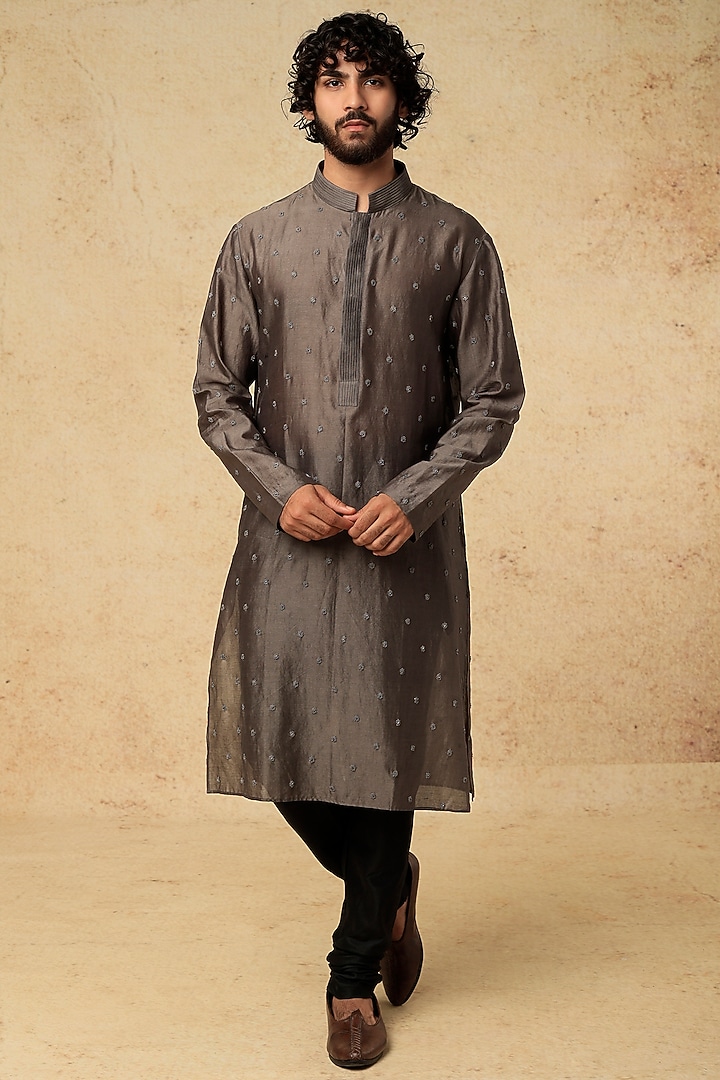 Grey Hand Embroidered Kurta Set by VARENYA at Pernia's Pop Up Shop