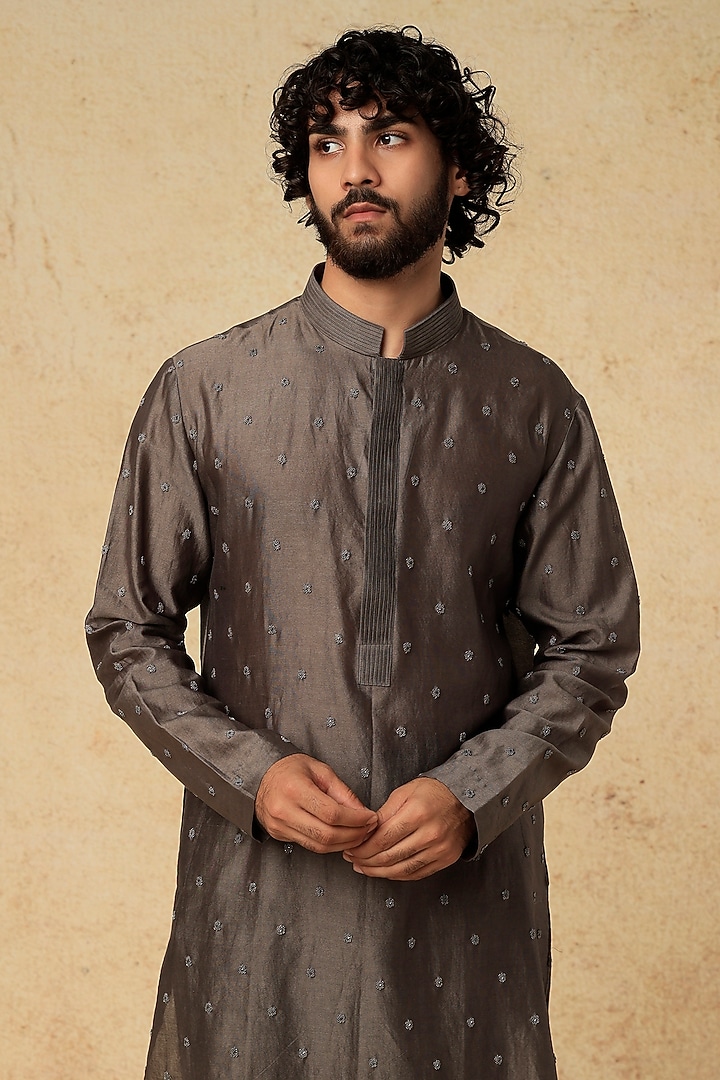 Grey Hand Embroidered Kurta Set by VARENYA at Pernia's Pop Up Shop