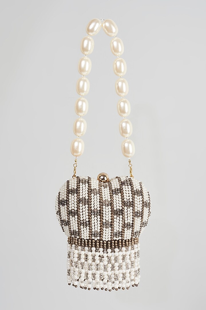 White Embellished Heart-Shaped Clutch by Bijoux By Priya Chandna at Pernia's Pop Up Shop