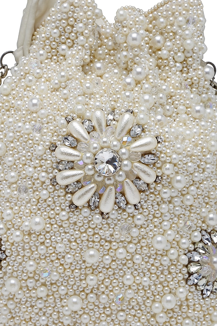 Off-White Velvet Crystal Embroidered Potli by Bijoux By Priya Chandna at Pernia's Pop Up Shop