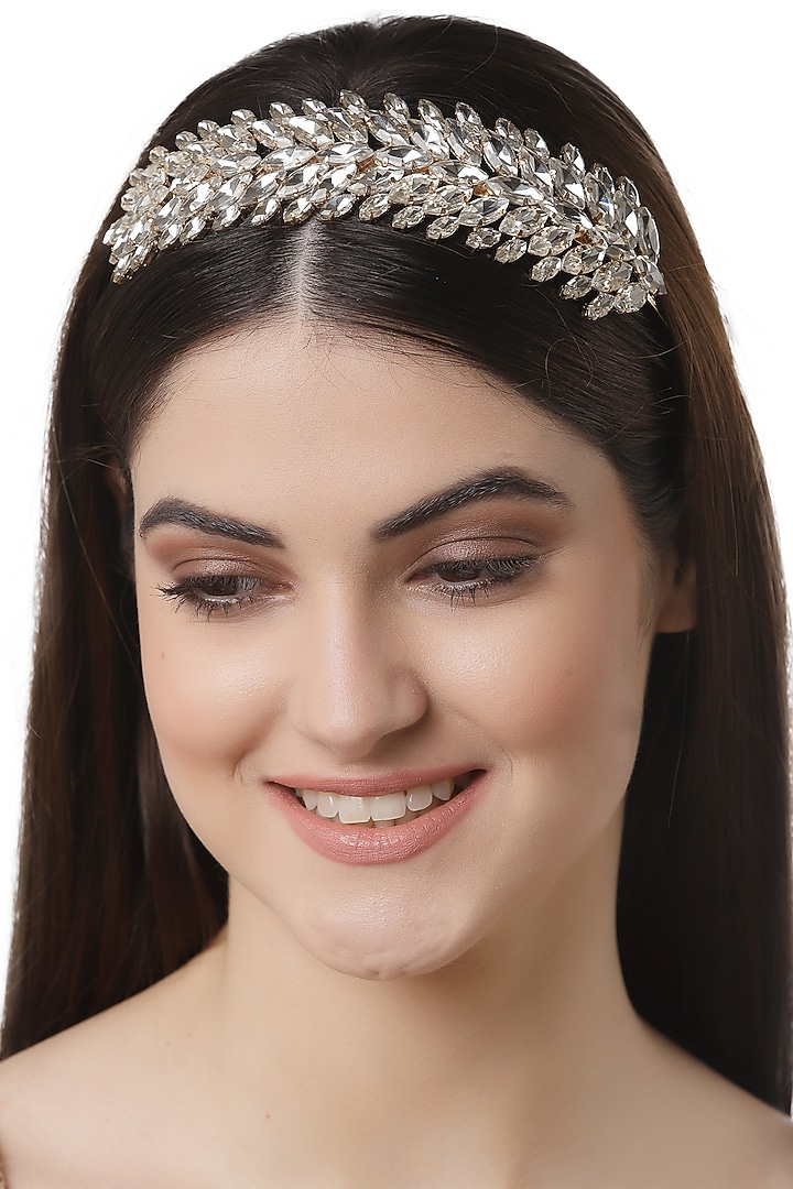 Gold Finish Crystal Hairband by Bijoux By Priya Chandna at Pernia's Pop Up Shop
