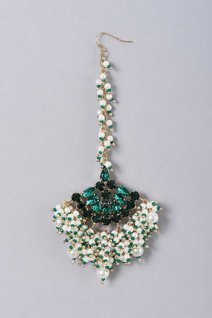 Gold Finish Green Crystal & Pearl Maangtikka by Bijoux By Priya Chandna at Pernia's Pop Up Shop
