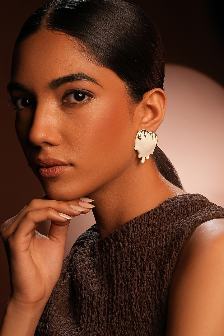 White Resin Dripping Heart Stud Earrings by Bijoux By Priya Chandna at Pernia's Pop Up Shop