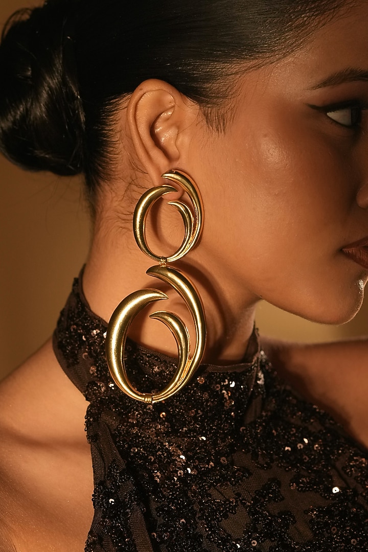 Gold Finish Brass Interlinked Oval-Loop Hoop Earrings by Bijoux By Priya Chandna at Pernia's Pop Up Shop