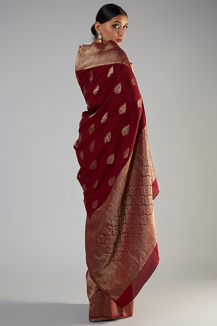 Maroon Banarasi Brocade Zari Party Wear Saree by Binal Patel at Pernia's Pop Up Shop