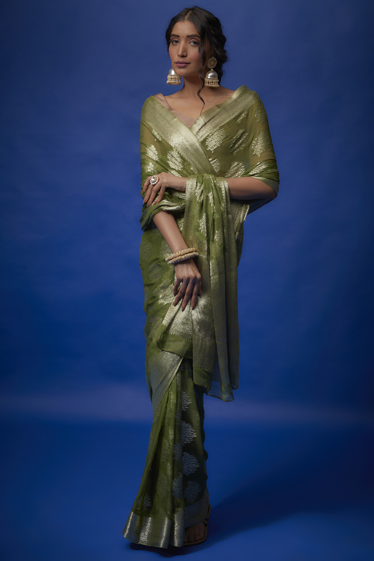 Mehendi Green Chiffon Party Wear Saree Set by Binal Patel at Pernia's Pop Up Shop