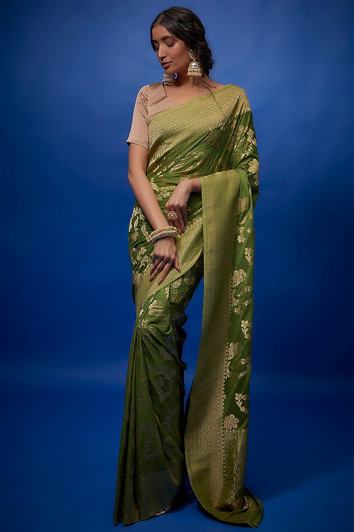 Mehendi Green Brocade Banarasi Party Wear Saree Set by Binal Patel at Pernia's Pop Up Shop