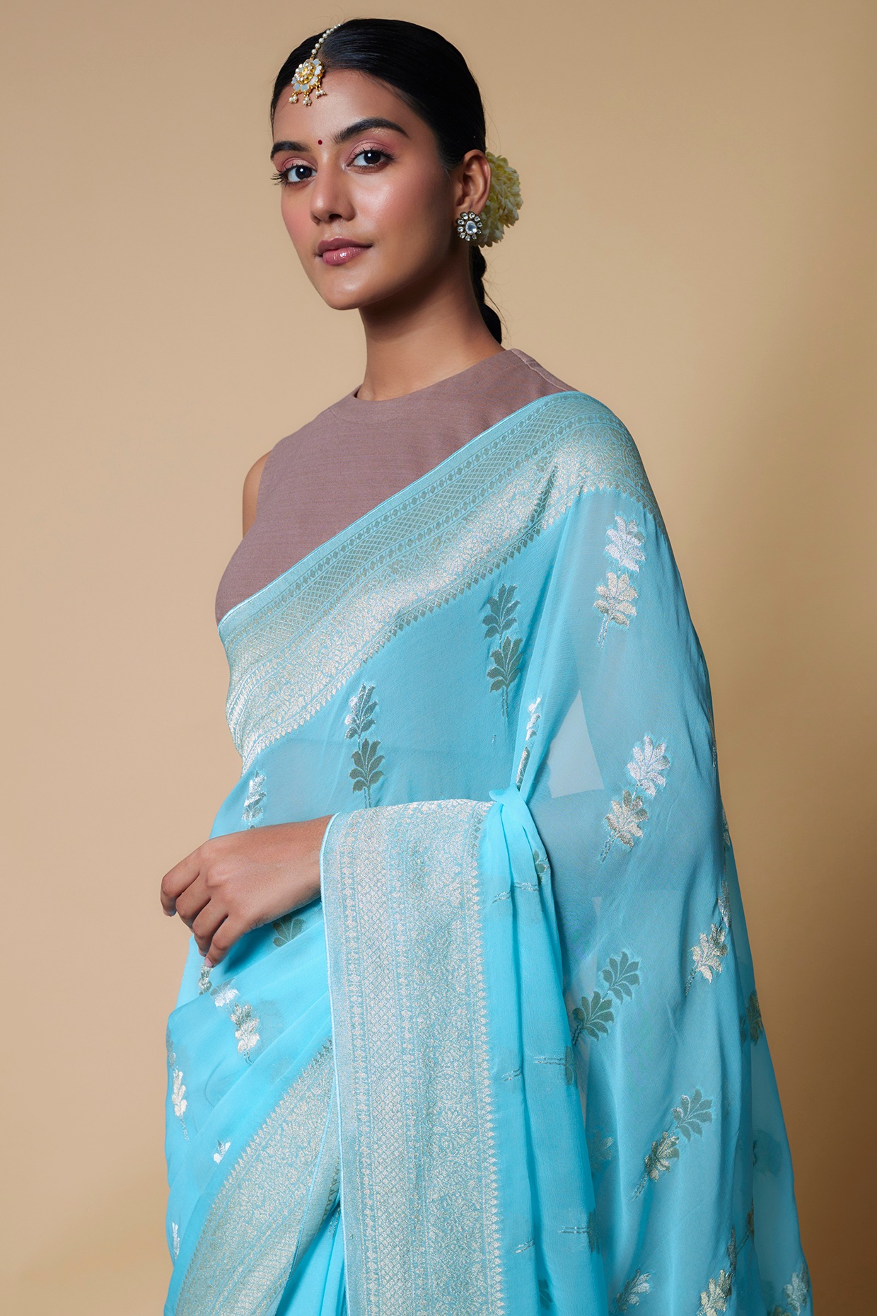 Sky Graceful Georgette Saree Adorned with Viscose Thread Handwork Bord