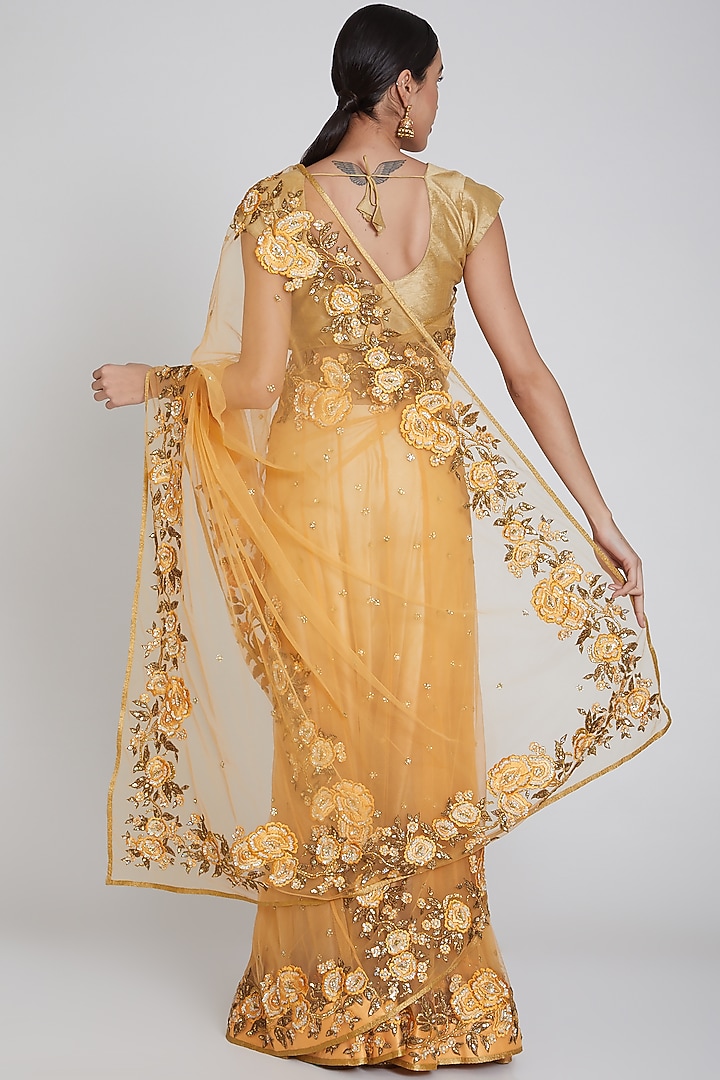 Yellow Embroidered Reception Saree Set by Bhairavi Jaikishan at Pernia's Pop Up Shop
