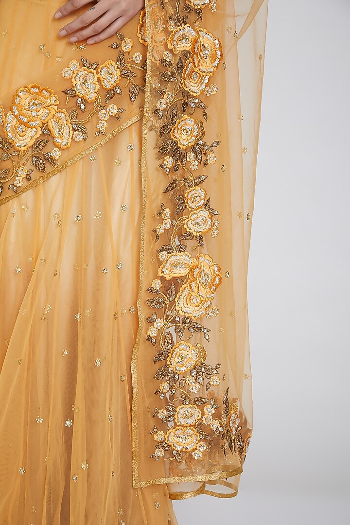 Yellow Embroidered Reception Saree Set by Bhairavi Jaikishan at Pernia's Pop Up Shop