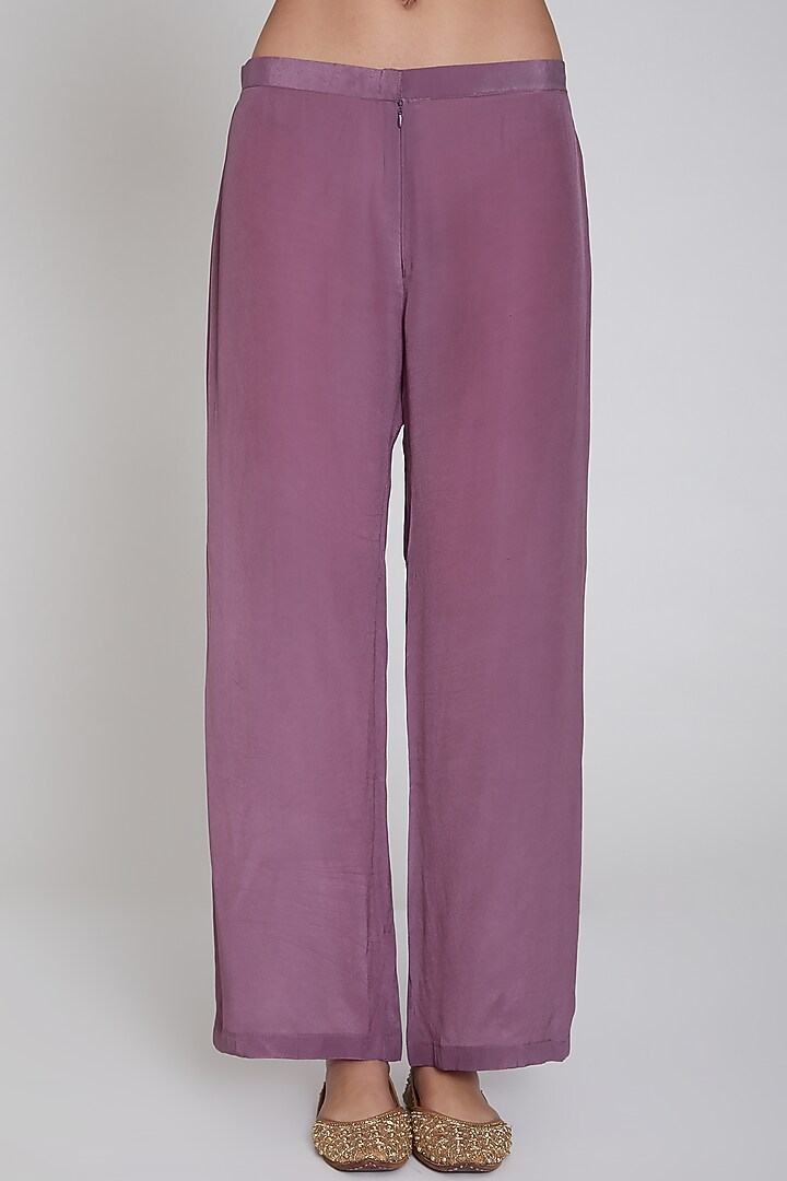 Mauve Embroidered Kurta Set by Bhairavi Jaikishan at Pernia's Pop Up Shop