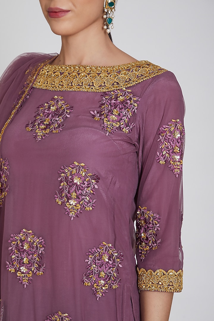 Mauve Embroidered Kurta Set by Bhairavi Jaikishan at Pernia's Pop Up Shop