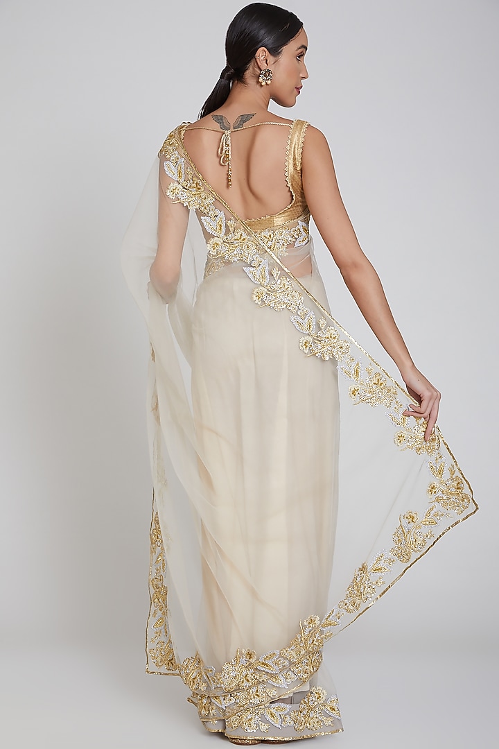 Oyster Embroidered Wedding Saree Set by Bhairavi Jaikishan at Pernia's Pop Up Shop