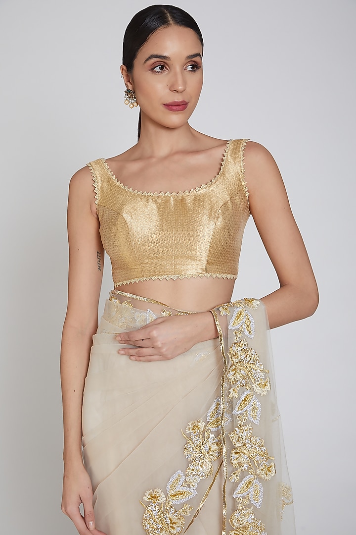 Oyster Embroidered Wedding Saree Set by Bhairavi Jaikishan at Pernia's Pop Up Shop