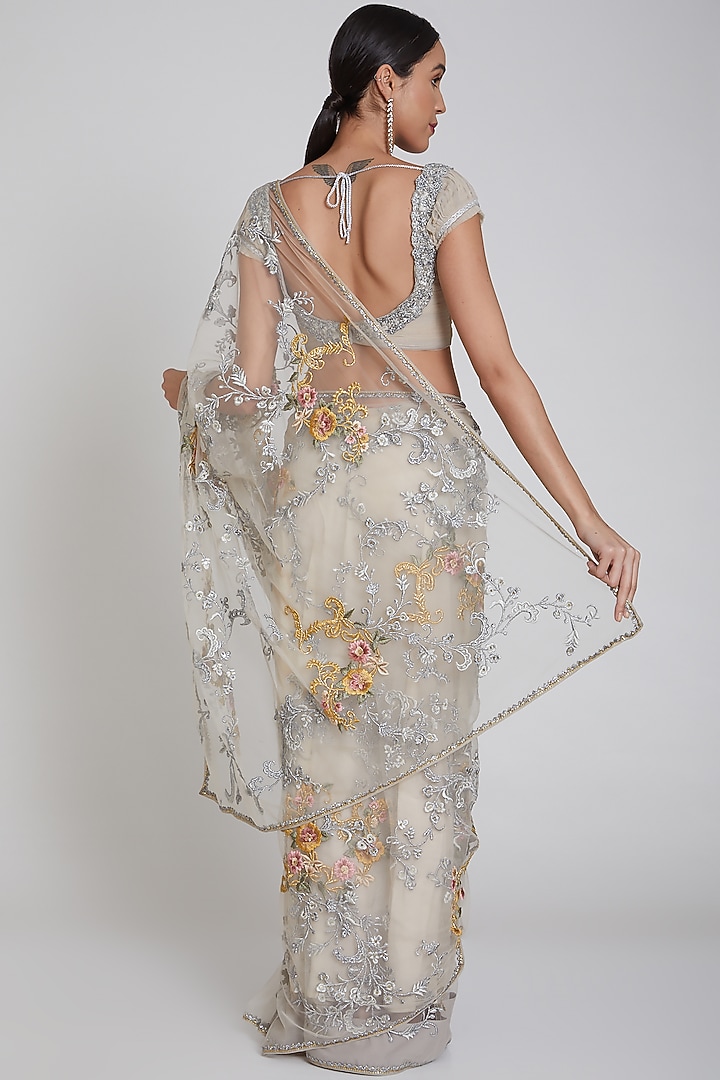 Oyster Embroidered Net Reception Saree Set by Bhairavi Jaikishan at Pernia's Pop Up Shop