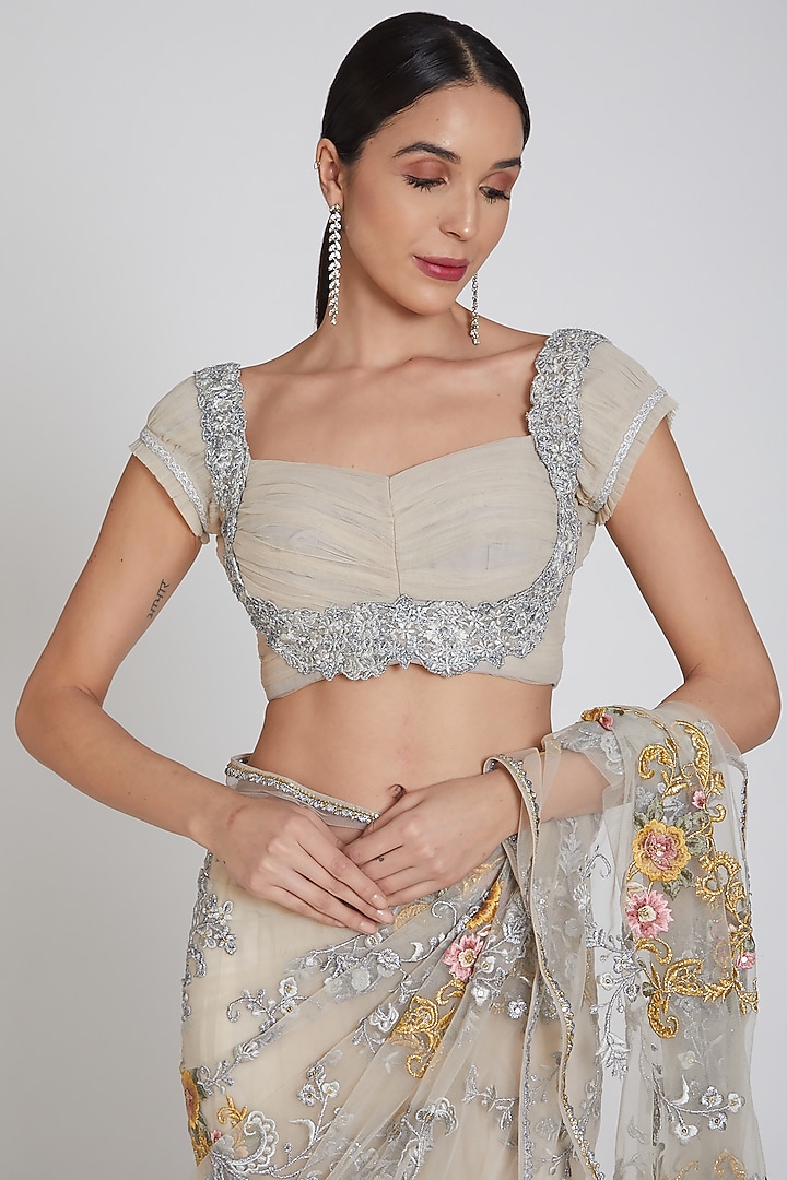 Oyster Embroidered Net Reception Saree Set by Bhairavi Jaikishan at Pernia's Pop Up Shop
