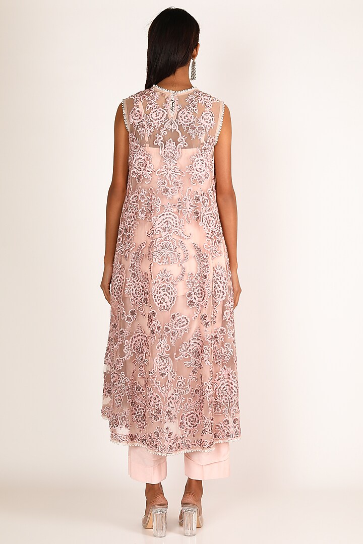 Pink Embroidered Kurta Set by Bhairavi Jaikishan at Pernia's Pop Up Shop
