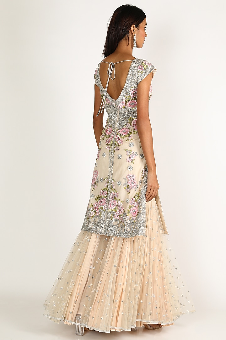 Nude Embroidered Kurta Set by Bhairavi Jaikishan at Pernia's Pop Up Shop