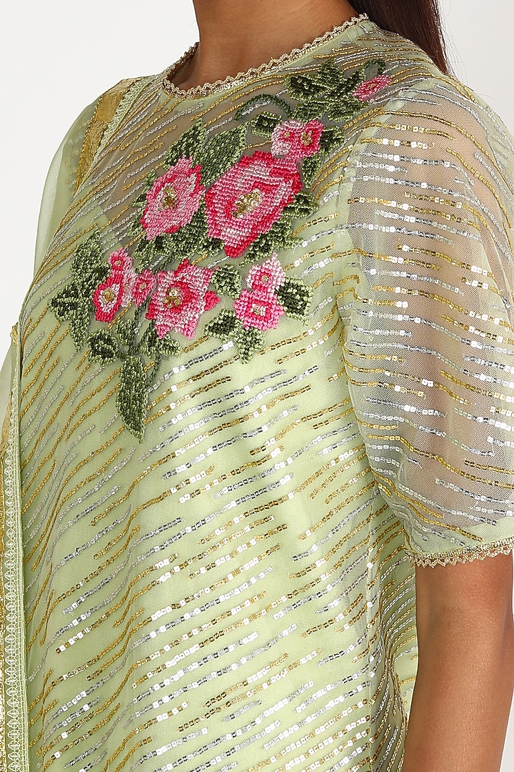 Green Embroidered Kurta Set by Bhairavi Jaikishan at Pernia's Pop Up Shop