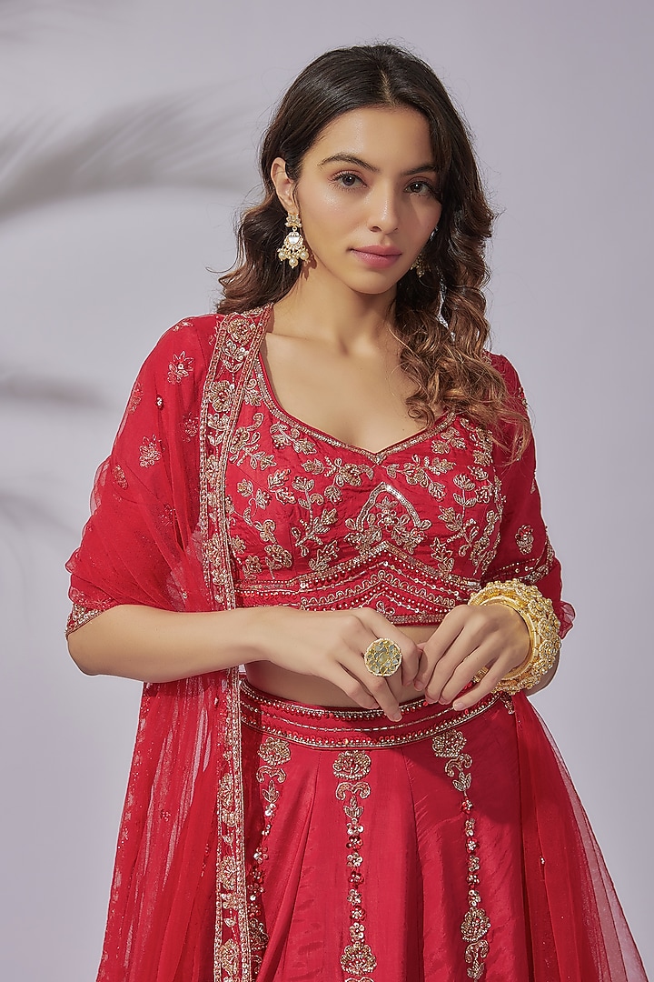 Red Silk Hand Embroidered Wedding Lehenga Set by JIGAR & NIKITA at Pernia's Pop Up Shop