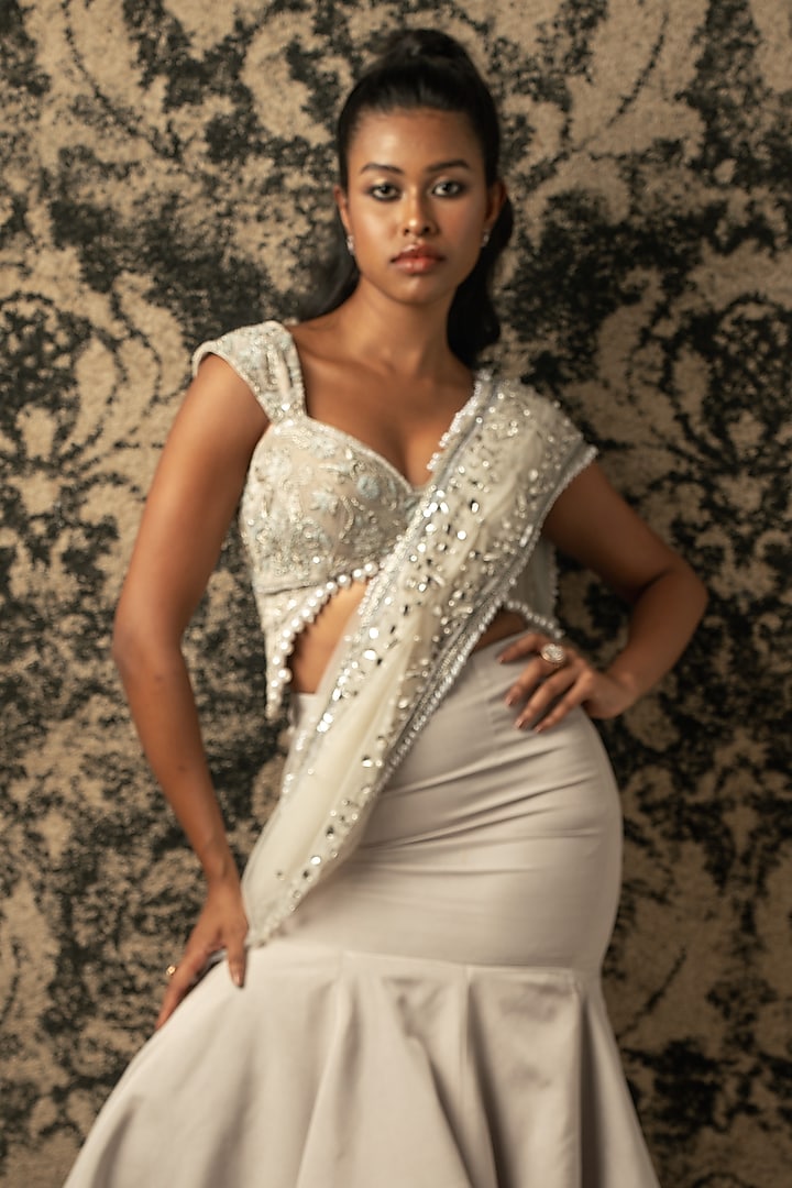 White Habutai Silk Pre-Draped Reception Saree Set by JIGAR & NIKITA at Pernia's Pop Up Shop